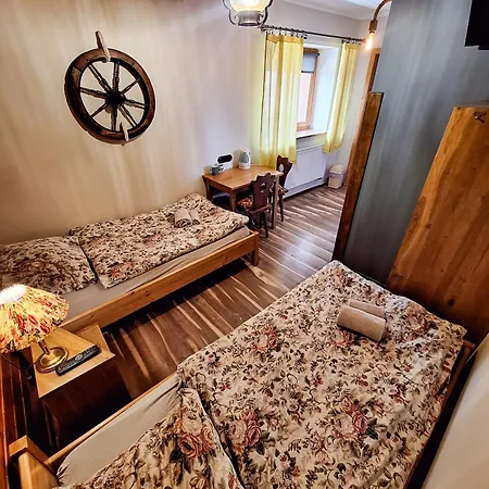 Karkonoska Drewniana Farm stay *